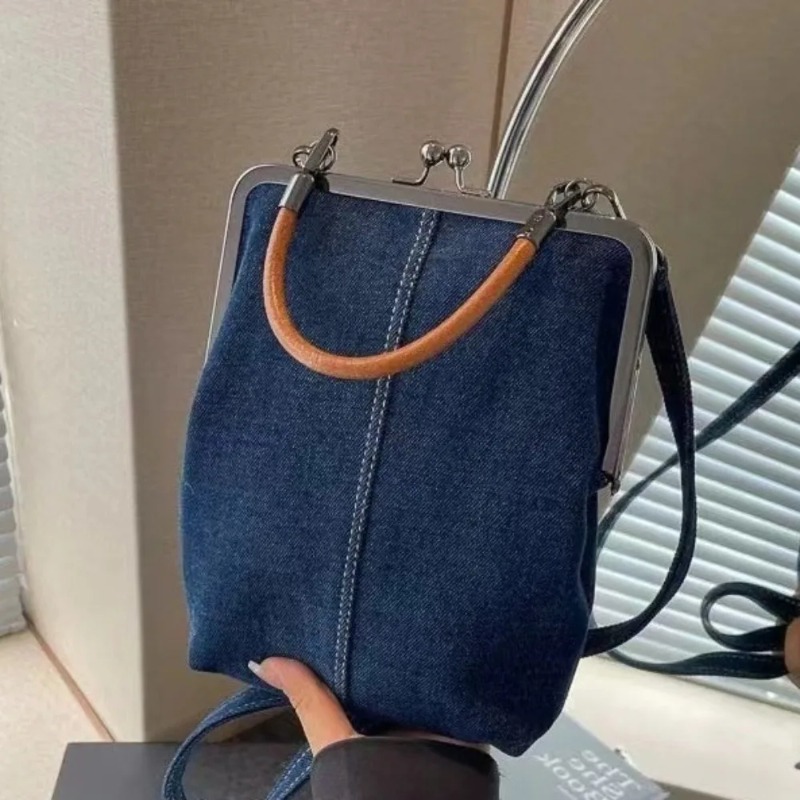 Interior Design News - Women Handbag New Vintage Style Fashionable